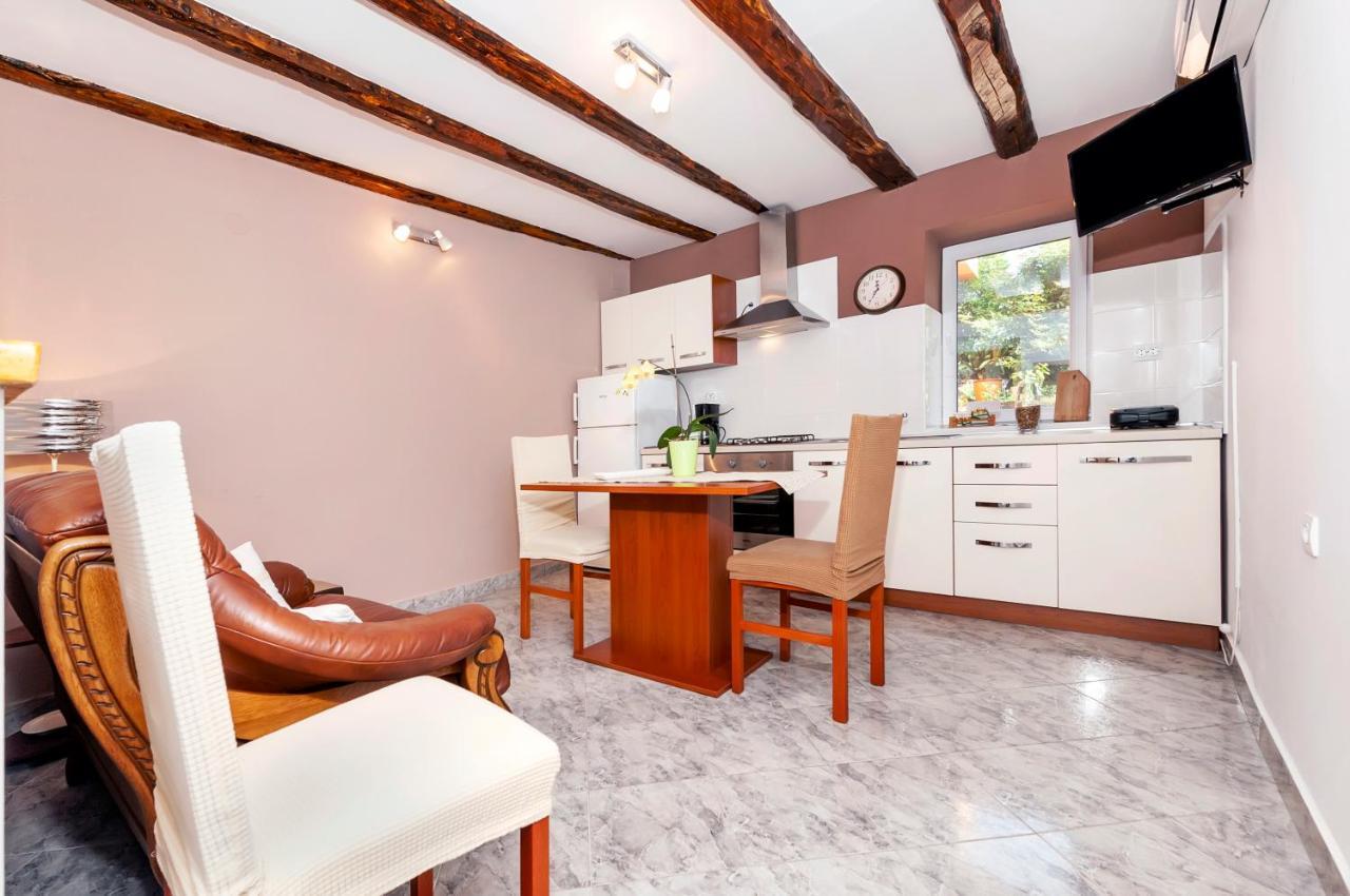 Pino Apartment *